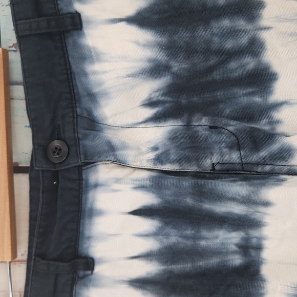 Blood + Bone Tye Dye Raw Hem Shorts - Picture 2 of 5
